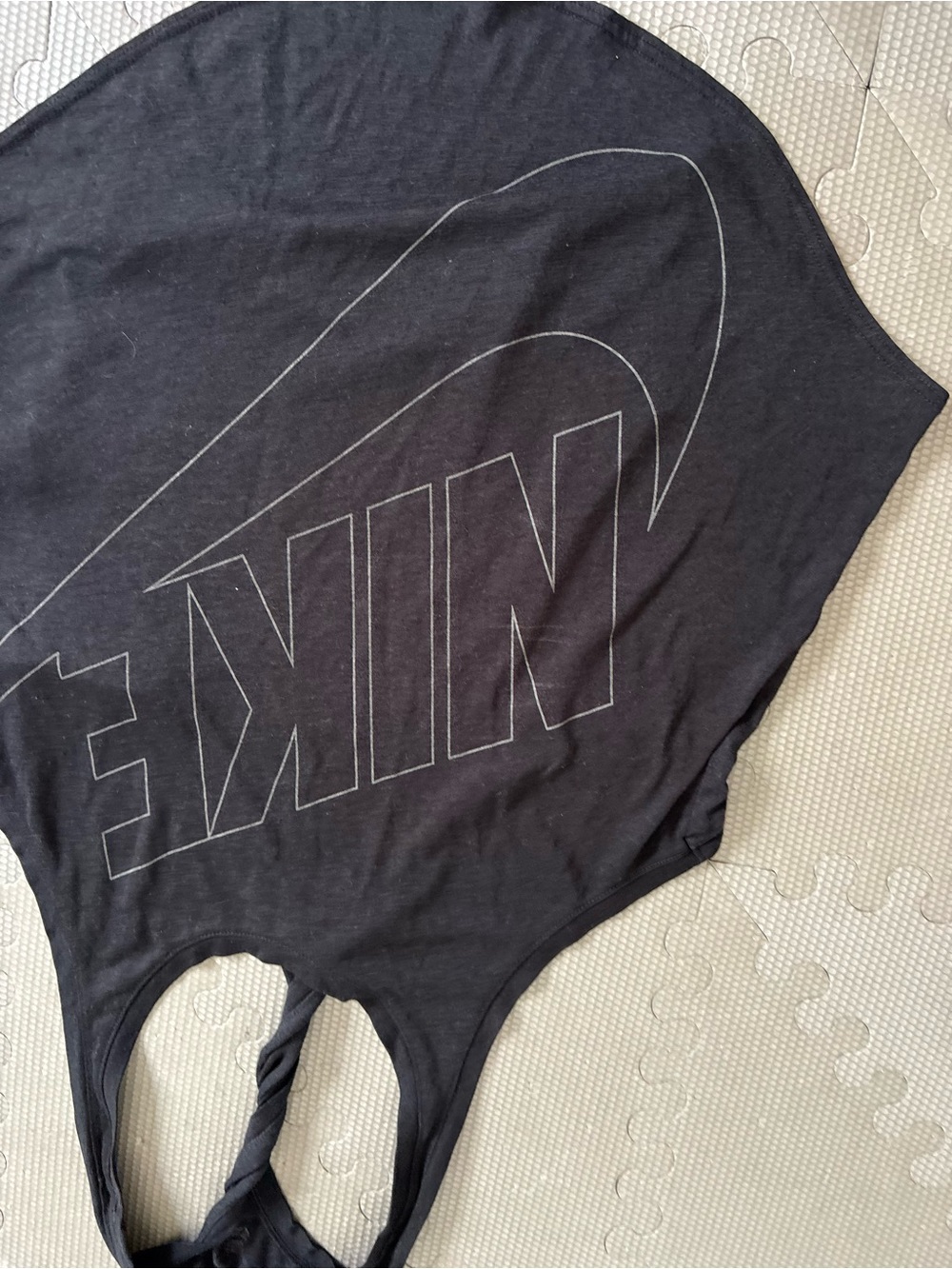 Nike women’s black athletic tank - Picture 4 of 4